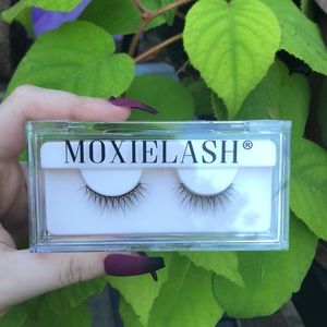 NWT Moxielash Airy Lash Lashies